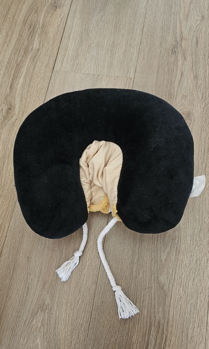 Poduszka podróżna z kapturem LISEK