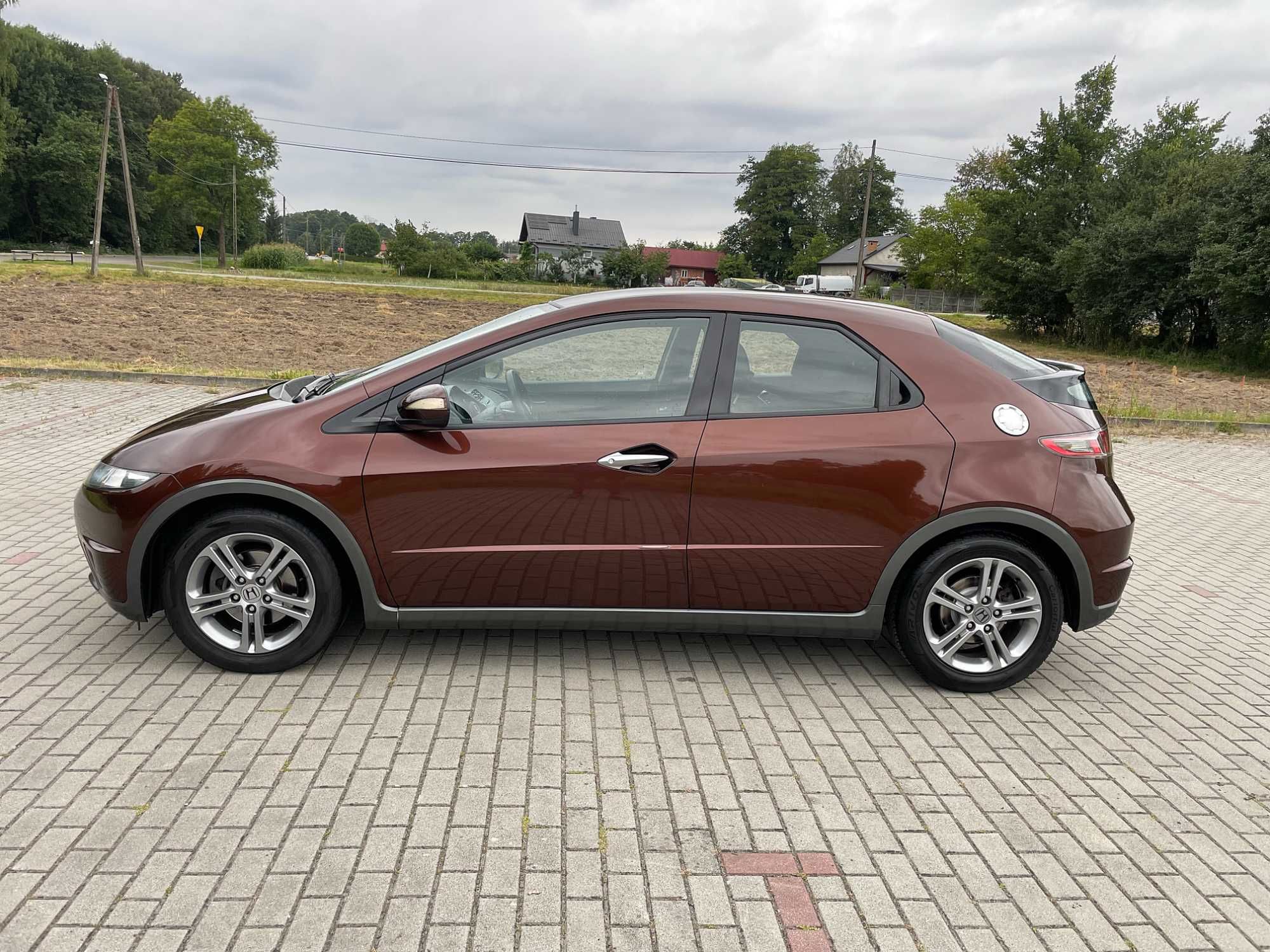 Honda Civic VIII UFO LIFT 08/2011 # BEZ RDZY # KOLOR UNIKAT # OpłaconY