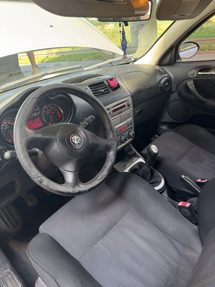 Alfa romeo 147 1.6 benzyna