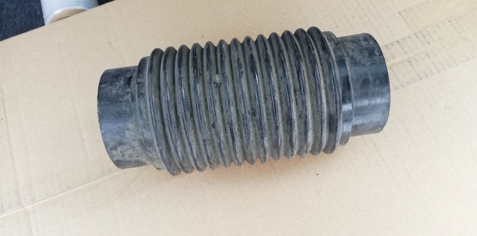 Fiat 126p rura ogrzewania od strony tunelu nowa oryginalna