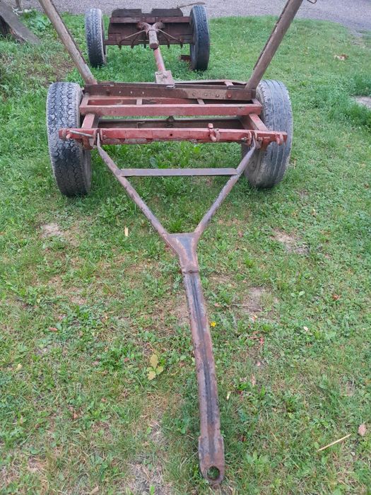 Wóz platforma z zaczepem do ciągnika