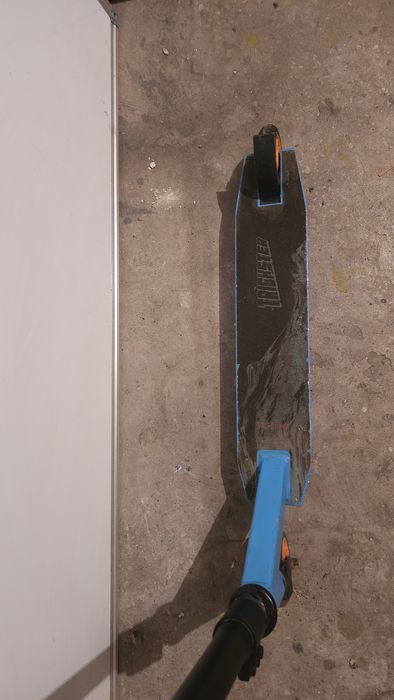 Hulajnoga wyczynowa Street Surfing Trickster– niebieska, dobry stan