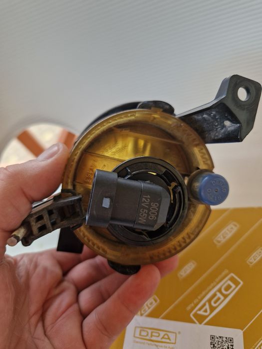 Противотуманка volkswagen touareg 2011р.бу