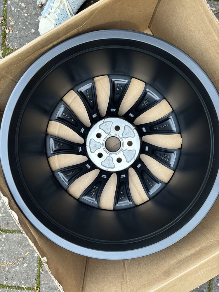 Felga tesla model 3 Y uberturbin 21 performance