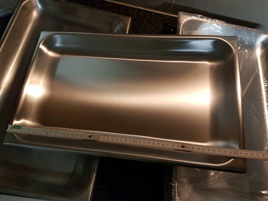 Tabuleiros de restauração de inox como novos