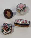 Conjunto de miniaturas de porcelana e outros