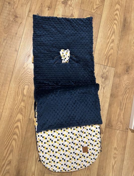 Piekny cieply spiworek Lanila