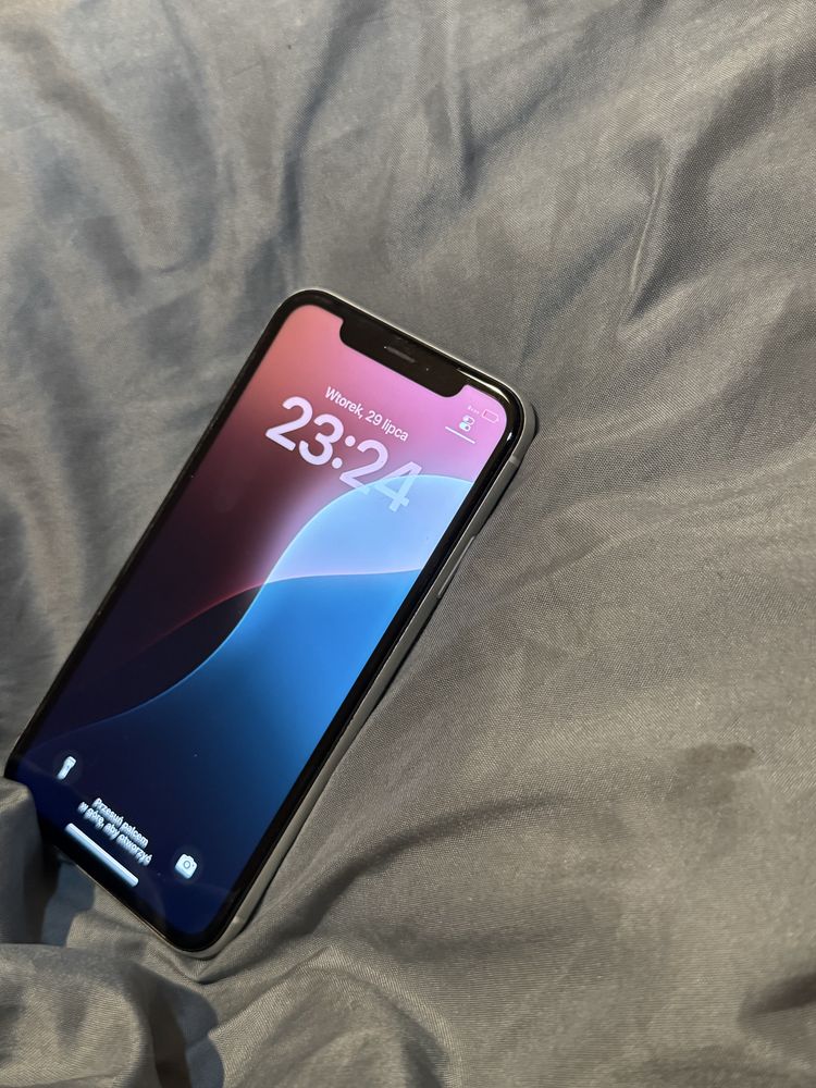 iphone xr.      .