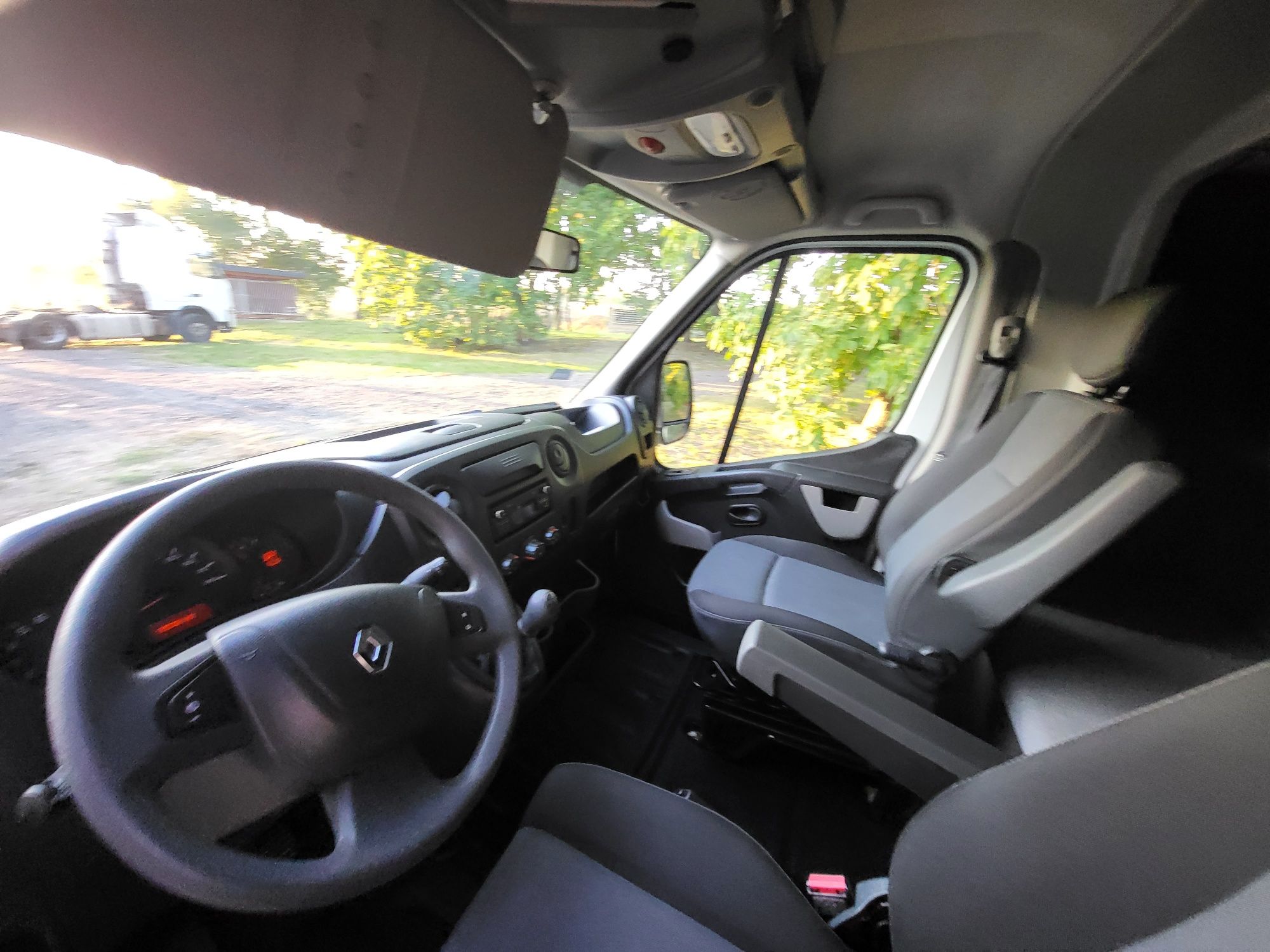 Renault Master dCi 170KM Spojkar podnoszony Poduszki pneumatyczne Serw