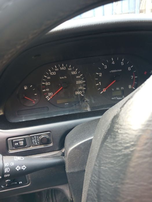 Автомобіль Nissan Maxima 1998