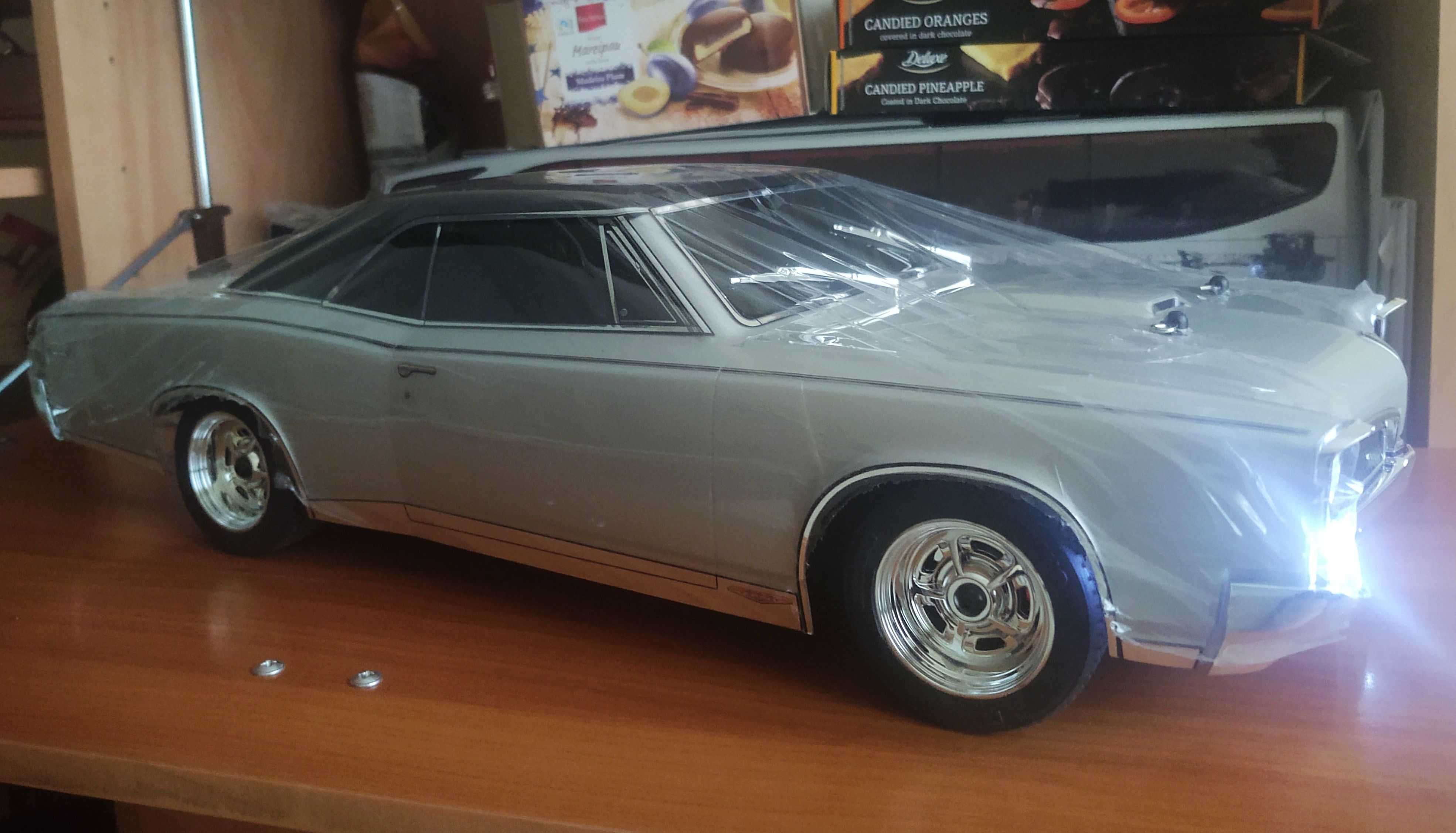 Pontiac GTO 1967 RTR skala 1:10 4WD KYOSHO Oświetlenie.Fabr Nowy