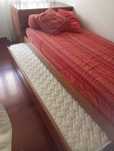 Cama solteiro com cama por baixo
