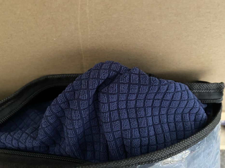 Nowy pokrowiec na sofę 3-osobową (185-235 cm), granatowy