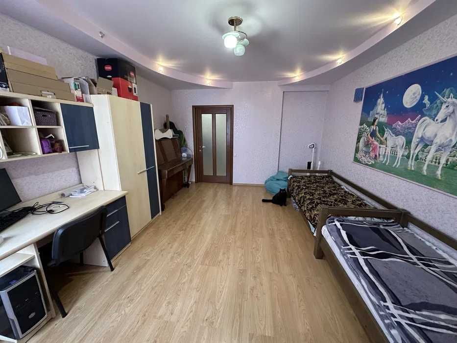 Продам 3-х к. кв. ул. Сухумская, 24. Метро Научная. С-т Восторг