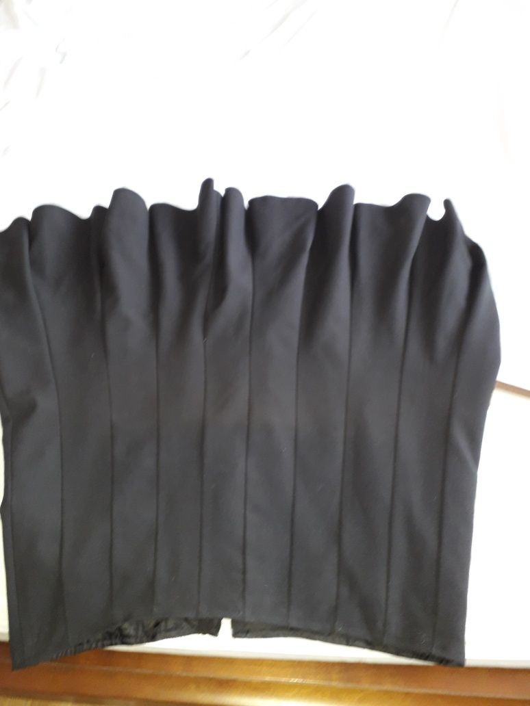 Nowa elegancka ,czarna spódnica dla FIGURY PLUS SIZE.