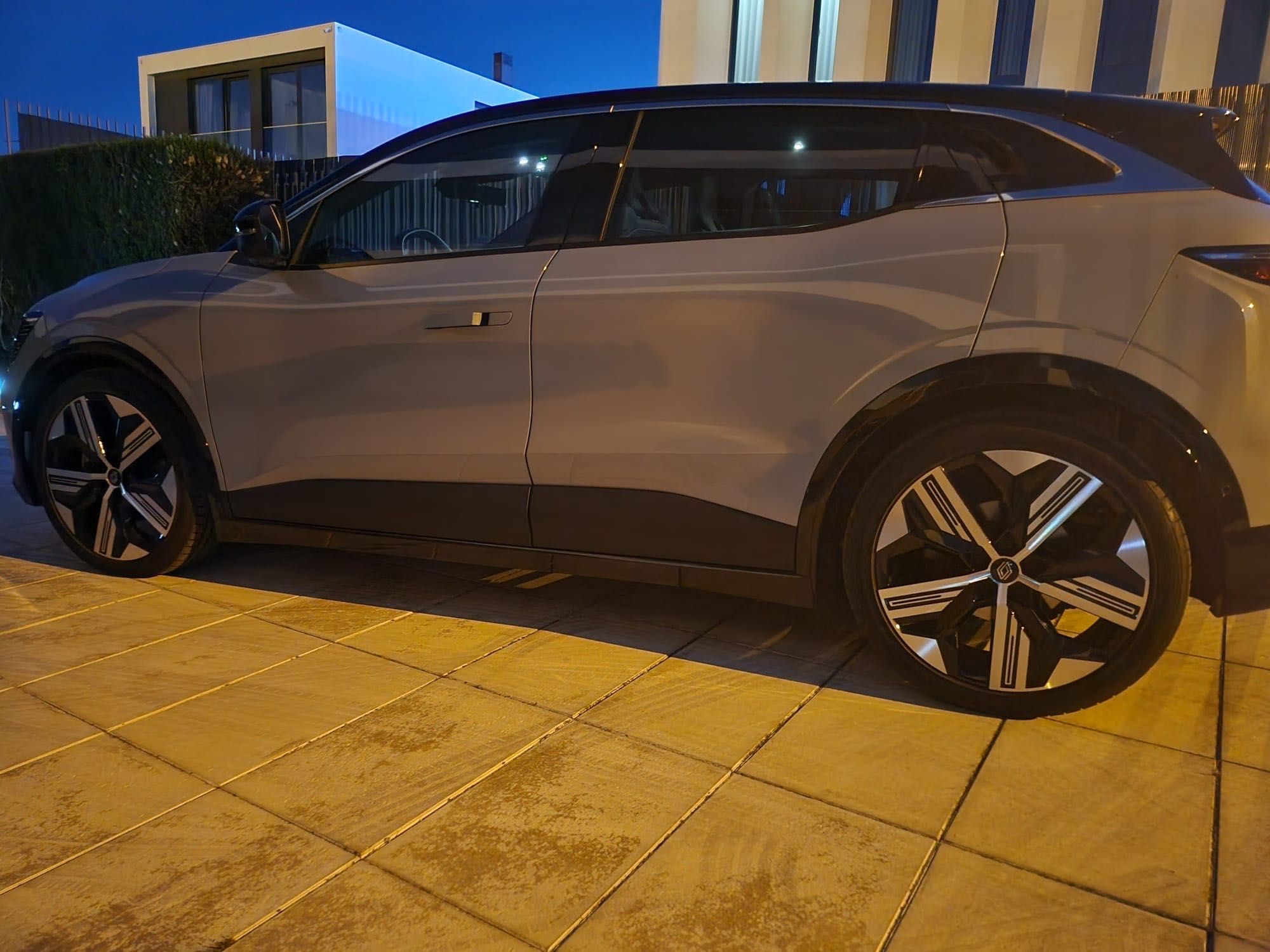 Renault Megane E-tech EV60 Iconic Full-extras