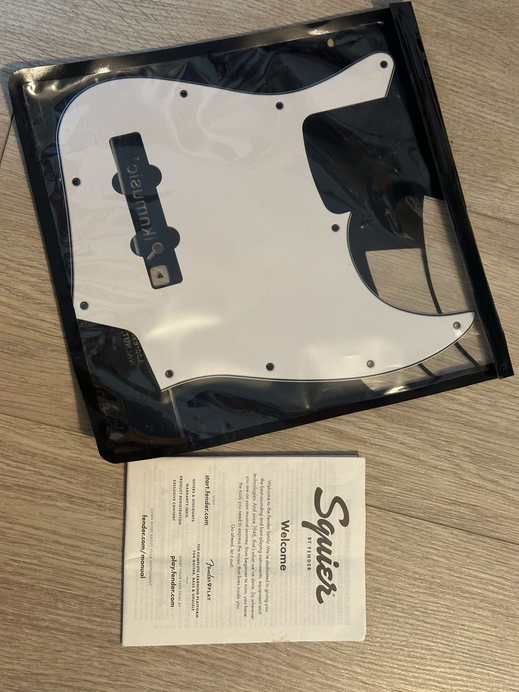 Gitara basowa Squier Jazz Bass - Aktywny (EMG jvx)