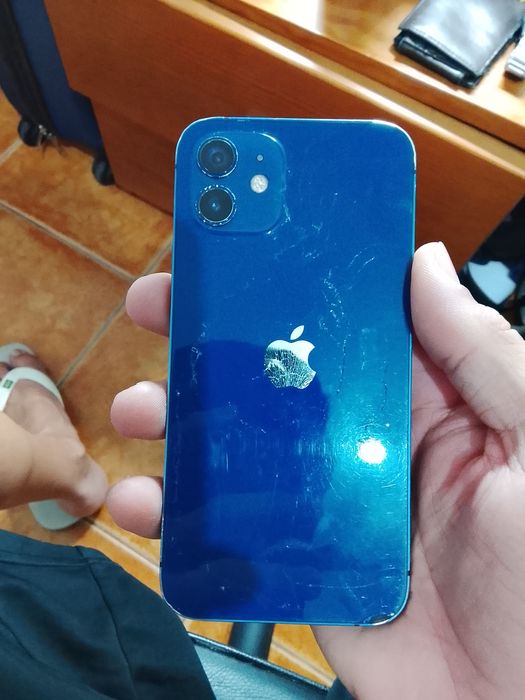 iPhone 12 ecrã partido  100€
