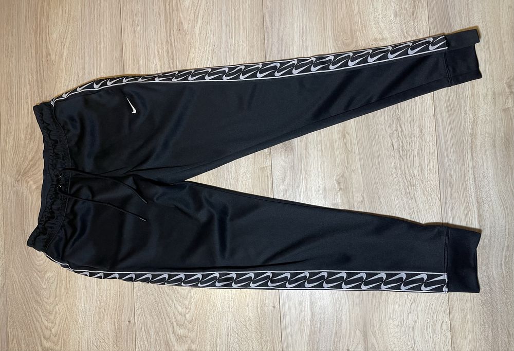 Штани Nike на лампасах