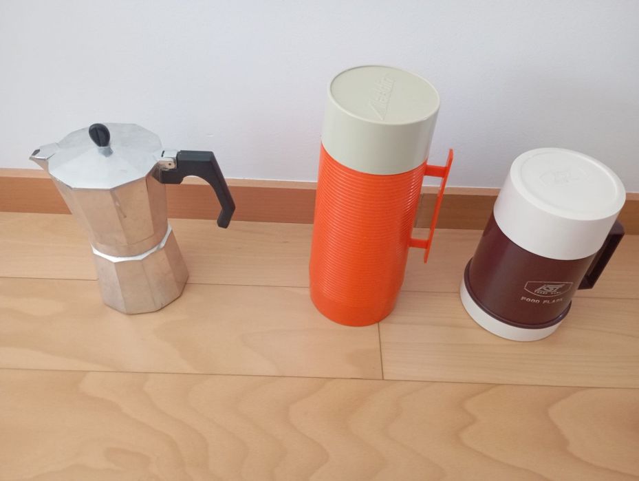 Cafeteira e termos