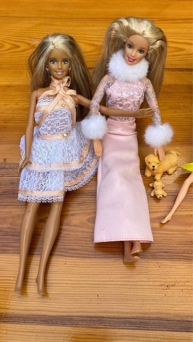 Lote de bonecas estilo Barbie com roupas e acessórios