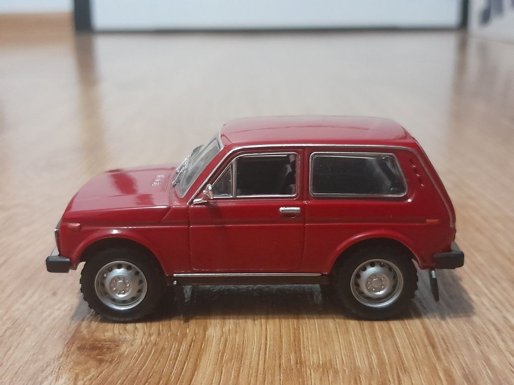 VAZ 2121 Niva + GAZ M-20 Pobieda 1:43 Kultowe Auta Prl-u