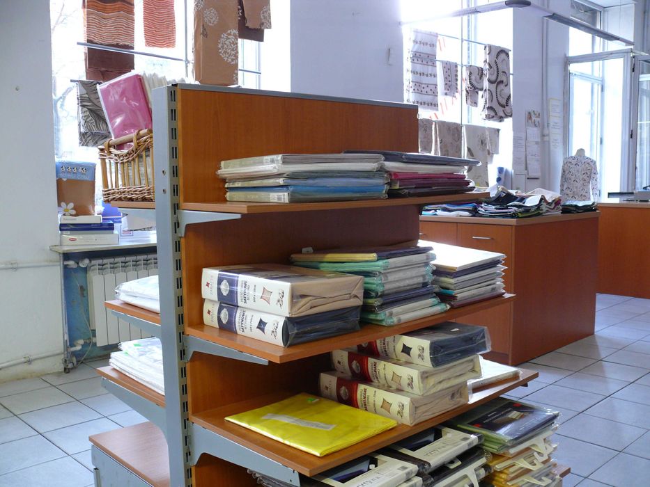 regały/meble do sklepów