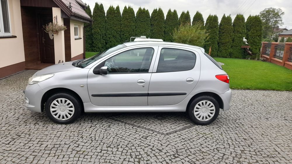Peugeot 206 plus- 1.4 benzyna