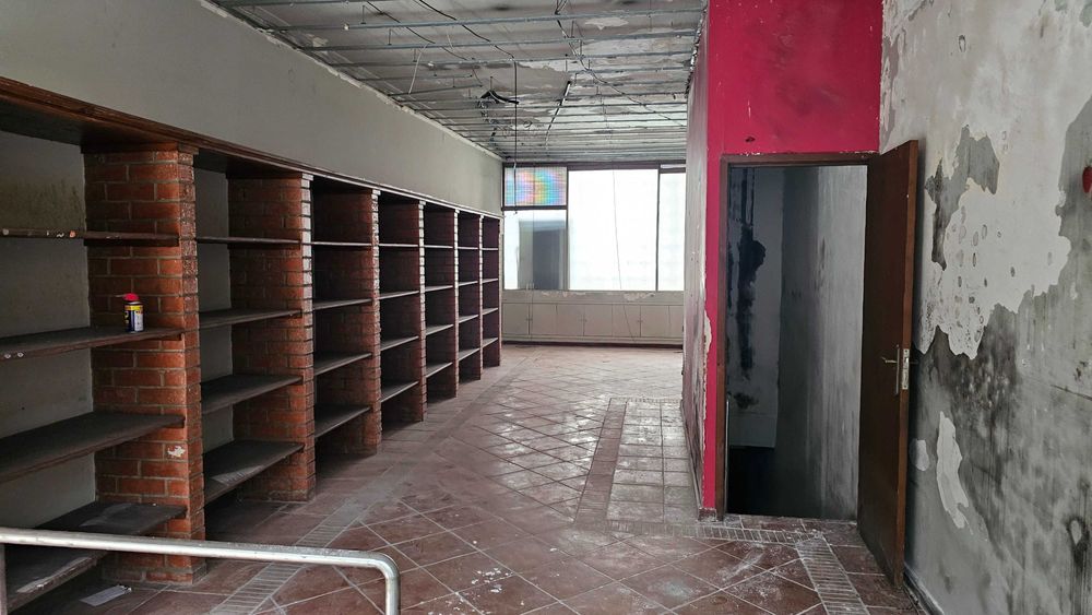 Arrenda-se Loja Bem Situada no Porto