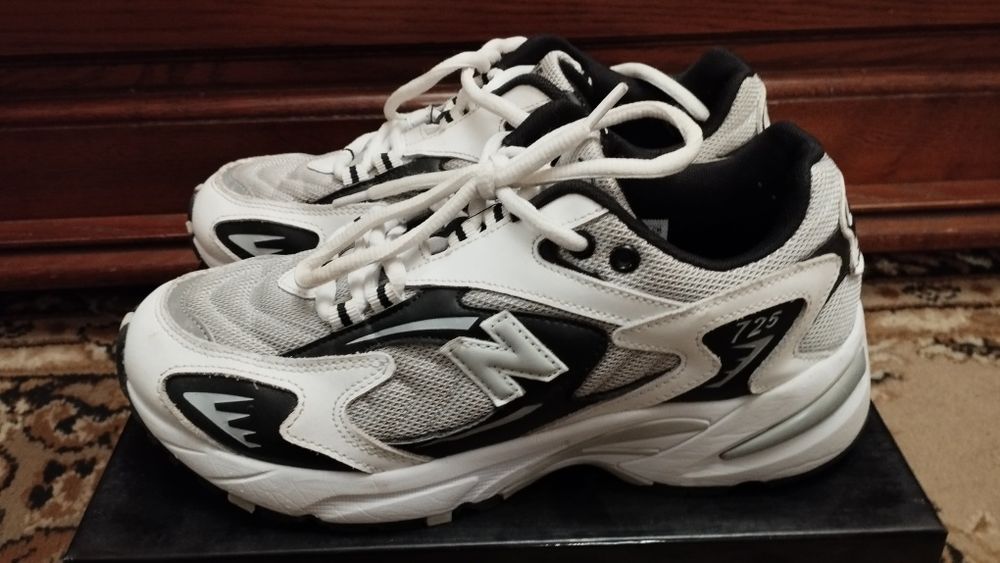 Кросівки чоловічі 40р