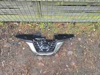 Nissan juke lift grill atrapa ładna oryginał