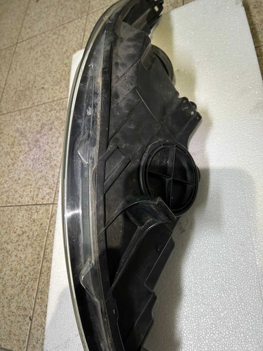 Farol otica Ford fiesta esquerda