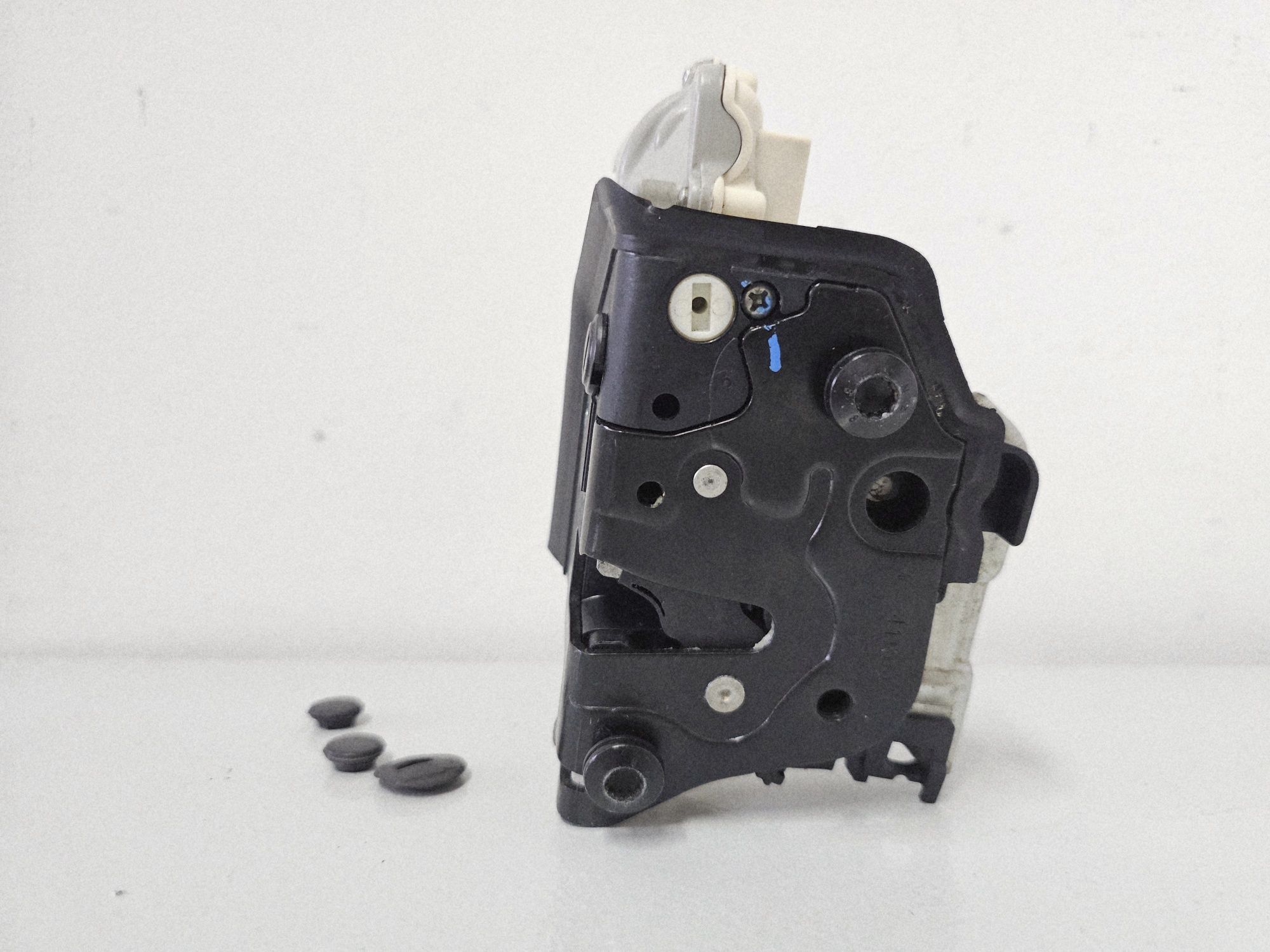 AUDI ZAMEK drzwi prawy tył do A4 A5 Q3 Q5 Q7 8K, 8T, 8U, 8R, 4L