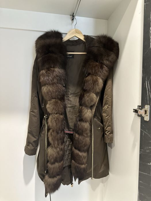Парка,куртка ,женская с натуральных мехом