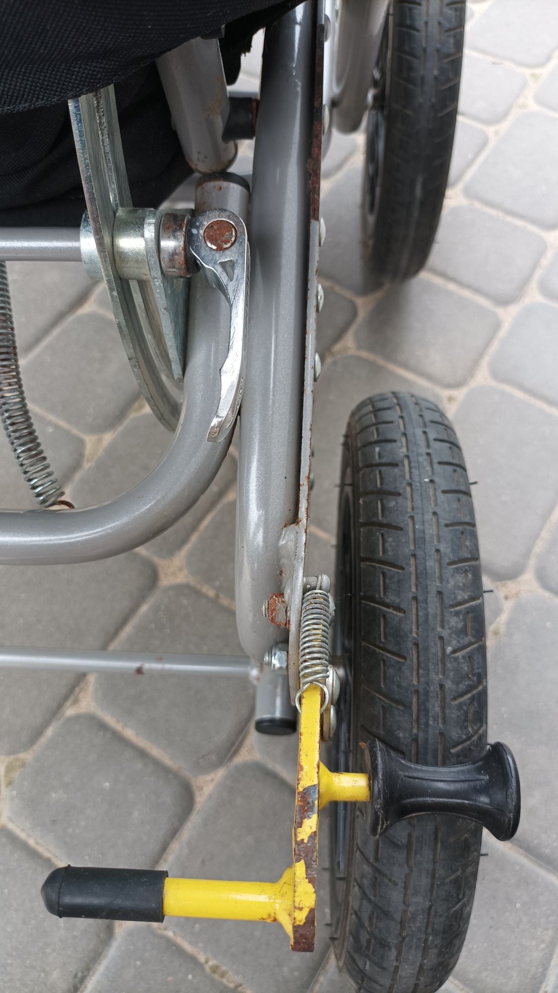 Wózek specjalny inwalidzki