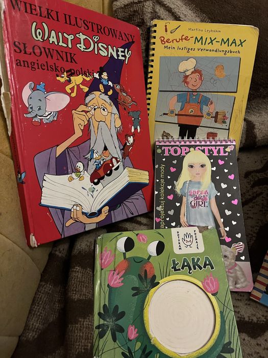 Cztery używane i że śladami książeczki dla dzieci