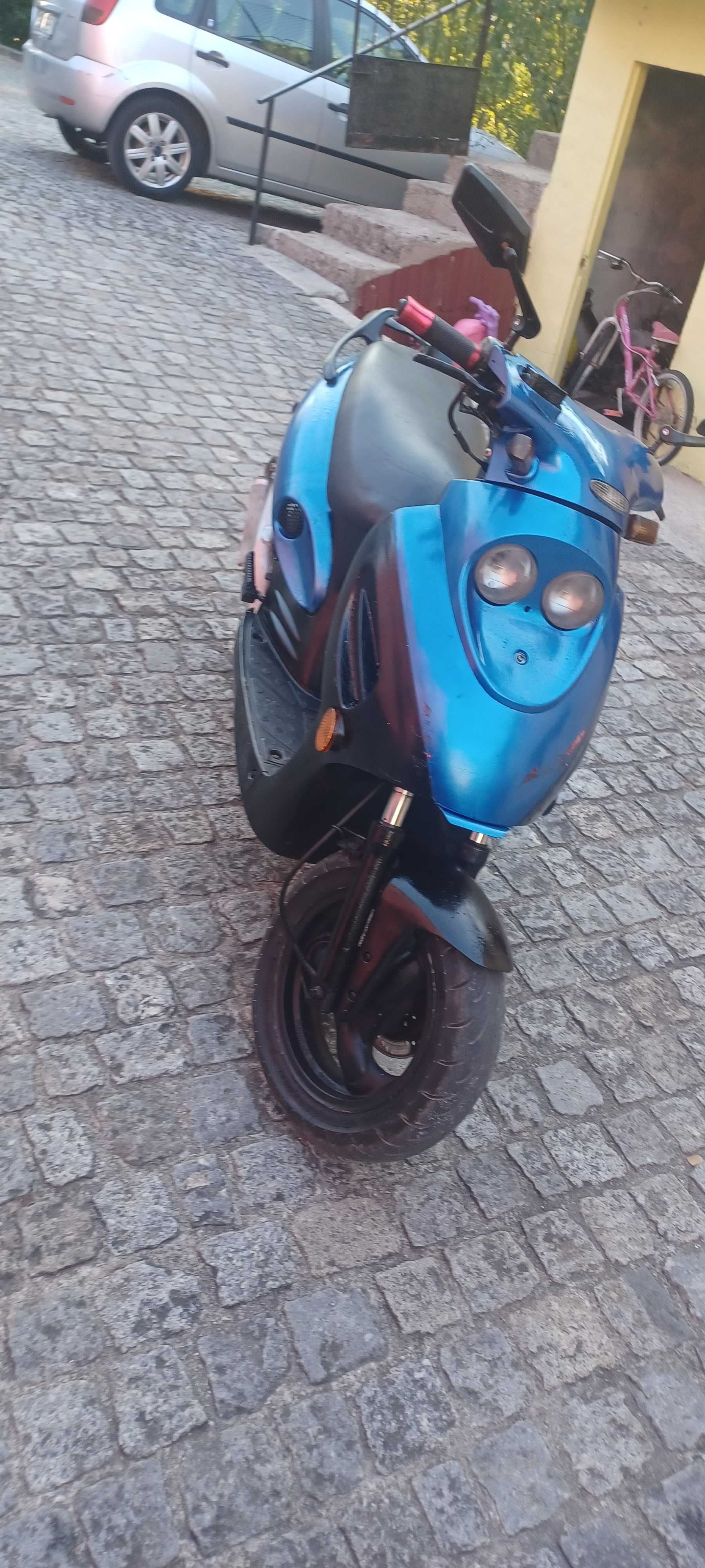 Mota impecável em bom estado