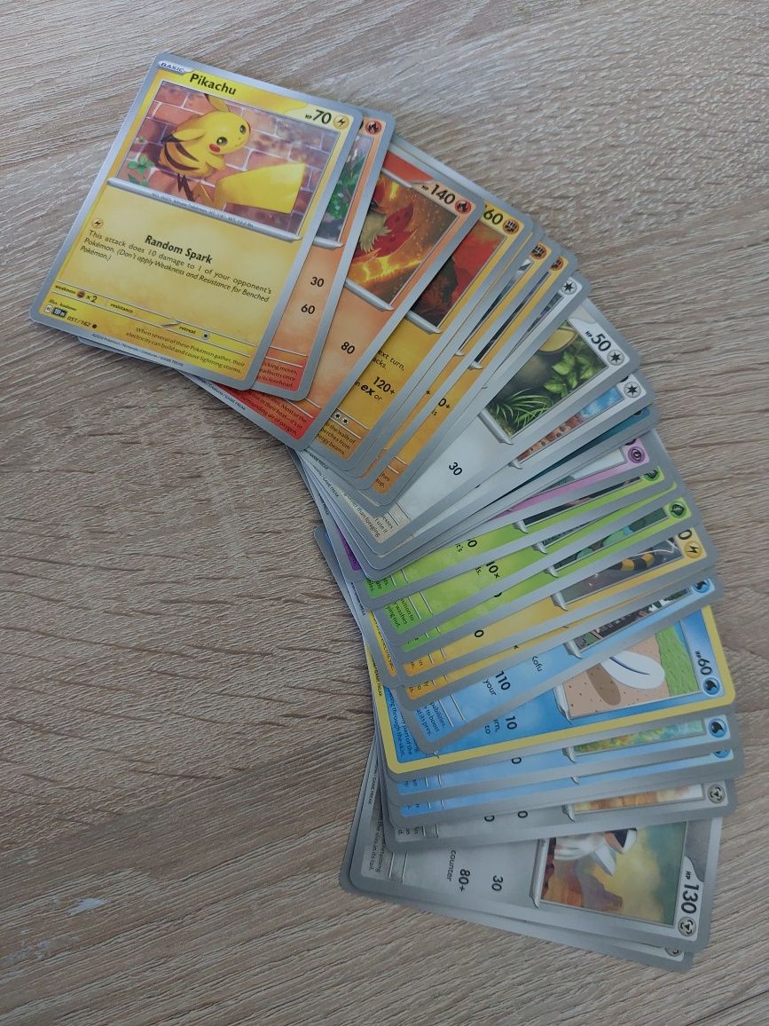 Karty Pokémon w idealnym stanie