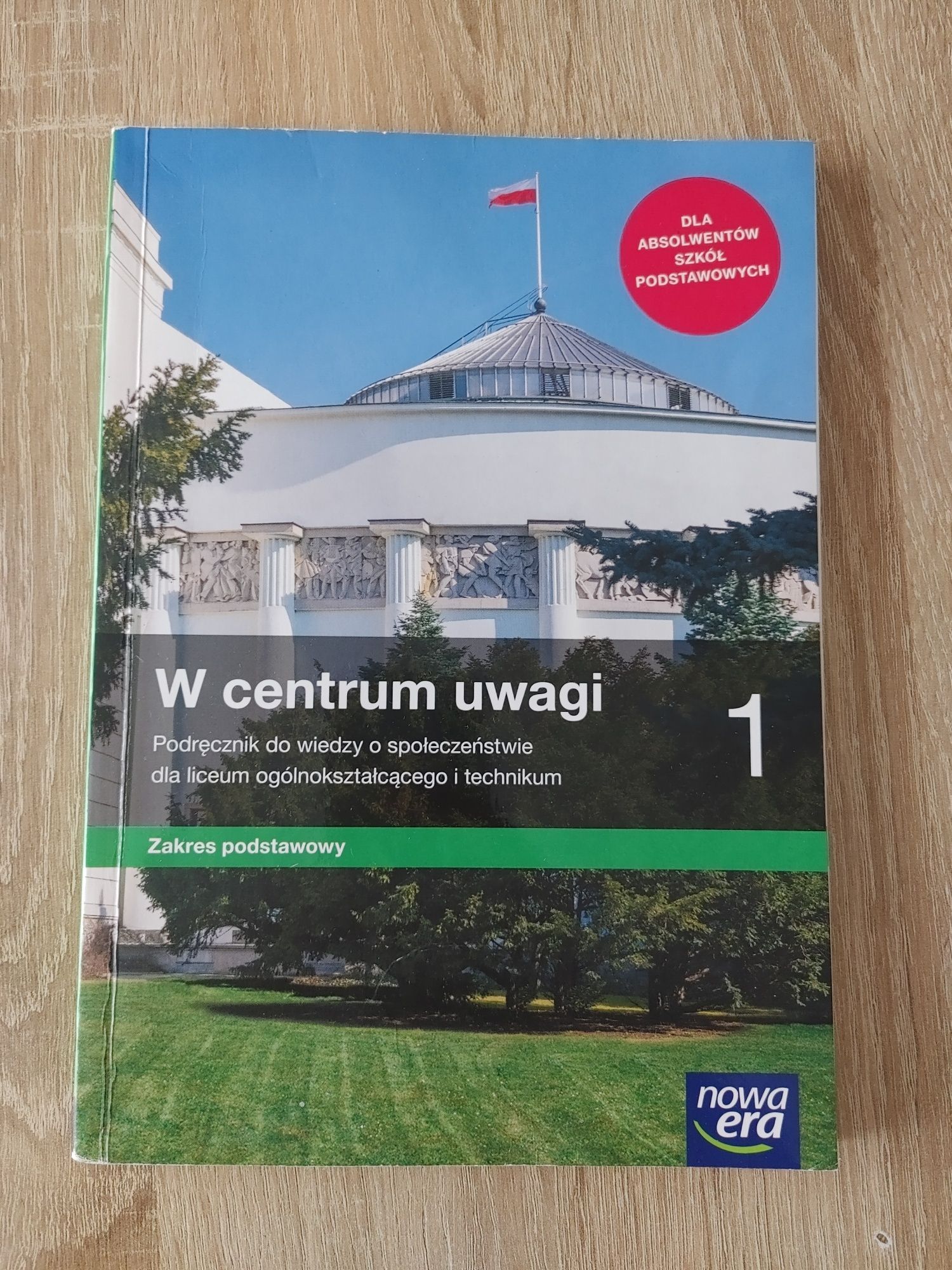 Podręcznik do WOSU podstawowego: W centrum uwagi