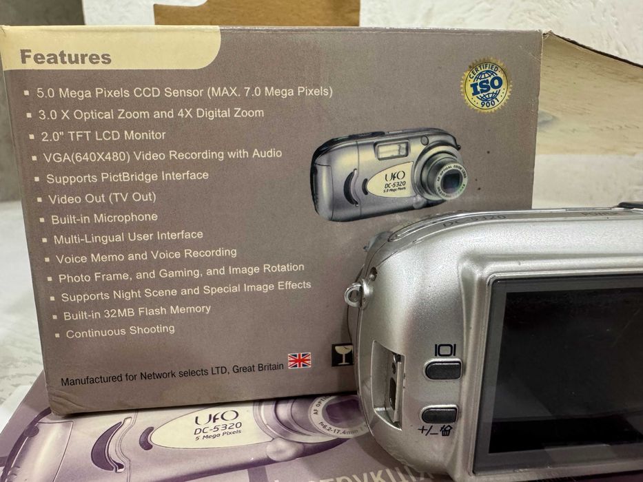 Цифрова камера UFO DC-5320   Аудіо-відео кабель Чехол