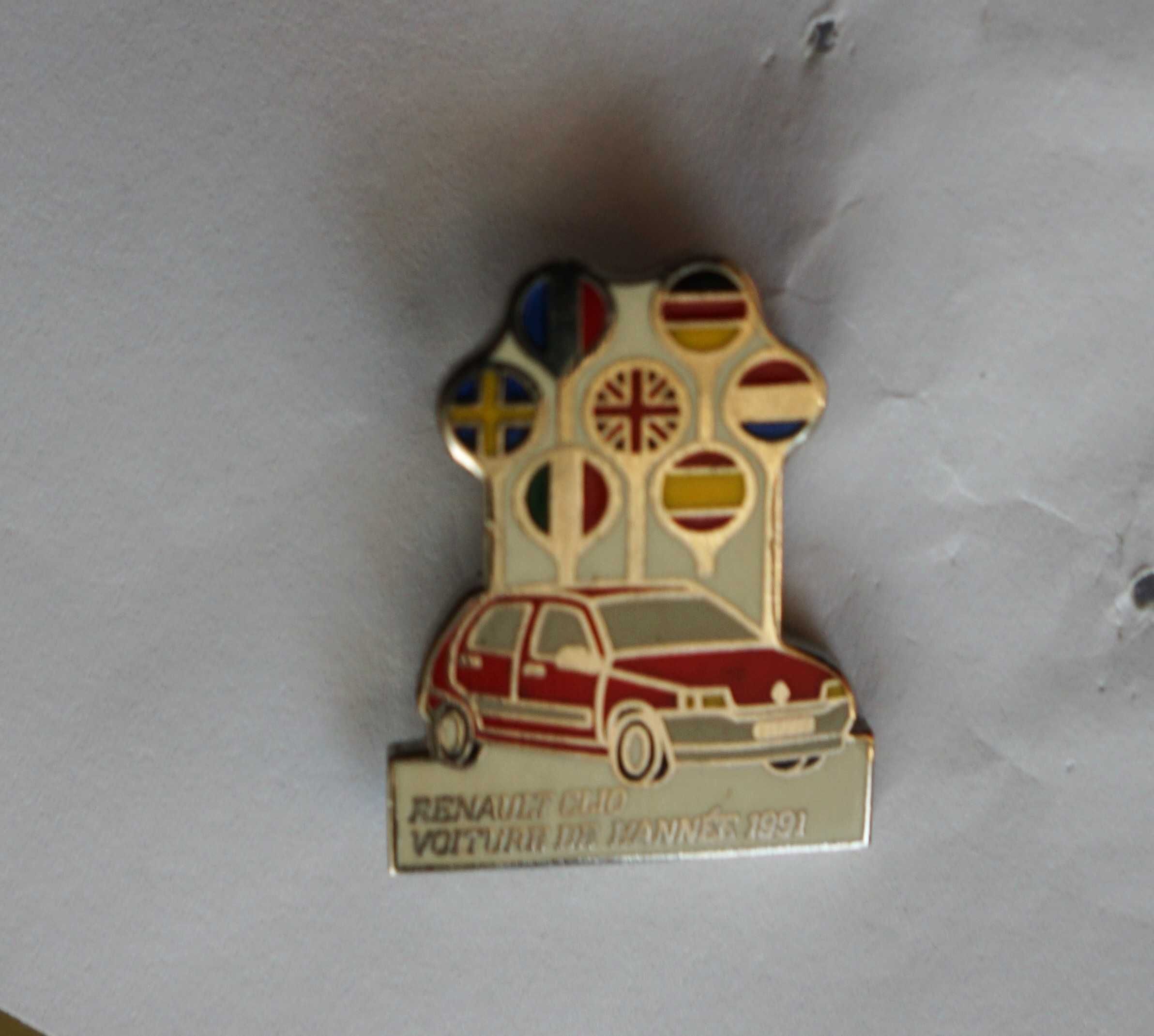 komplet przypinek Renault Clio emalia