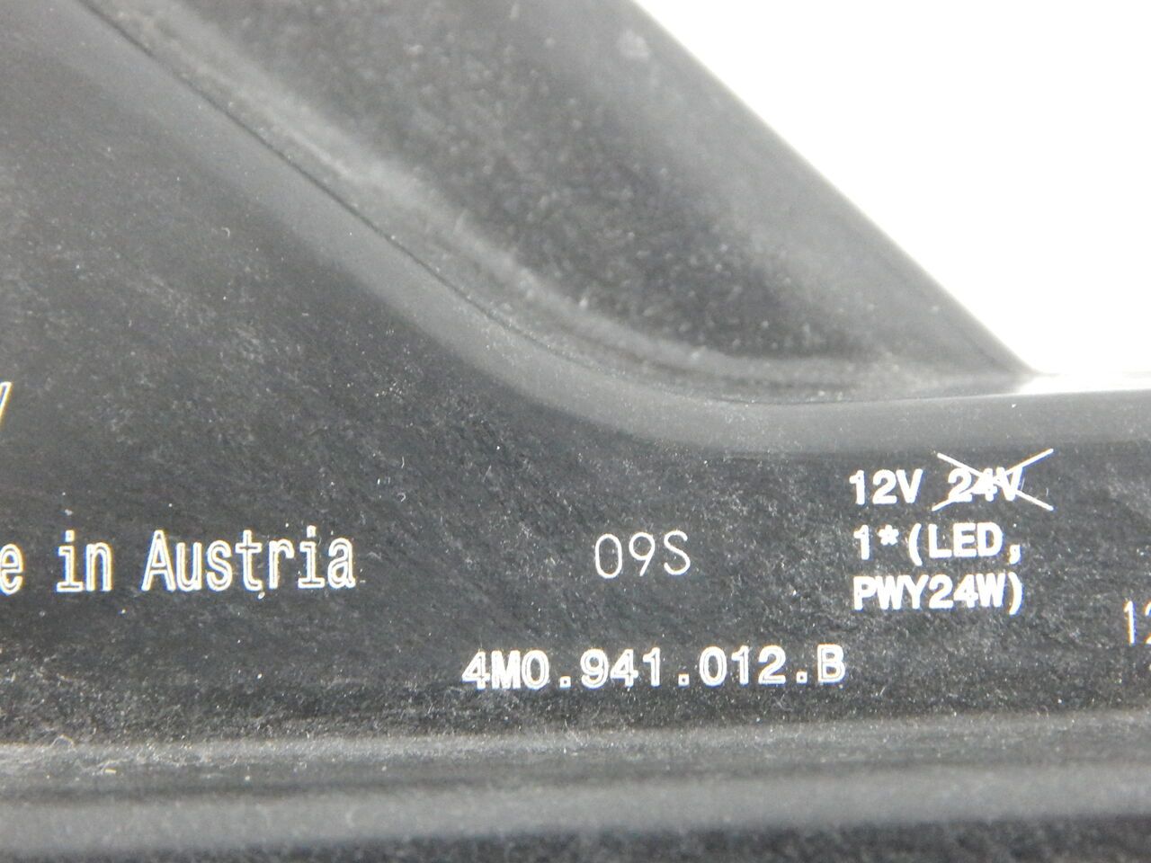 Фара передня права ксенон AUDI Q7 4M0941012B 2016-2022
