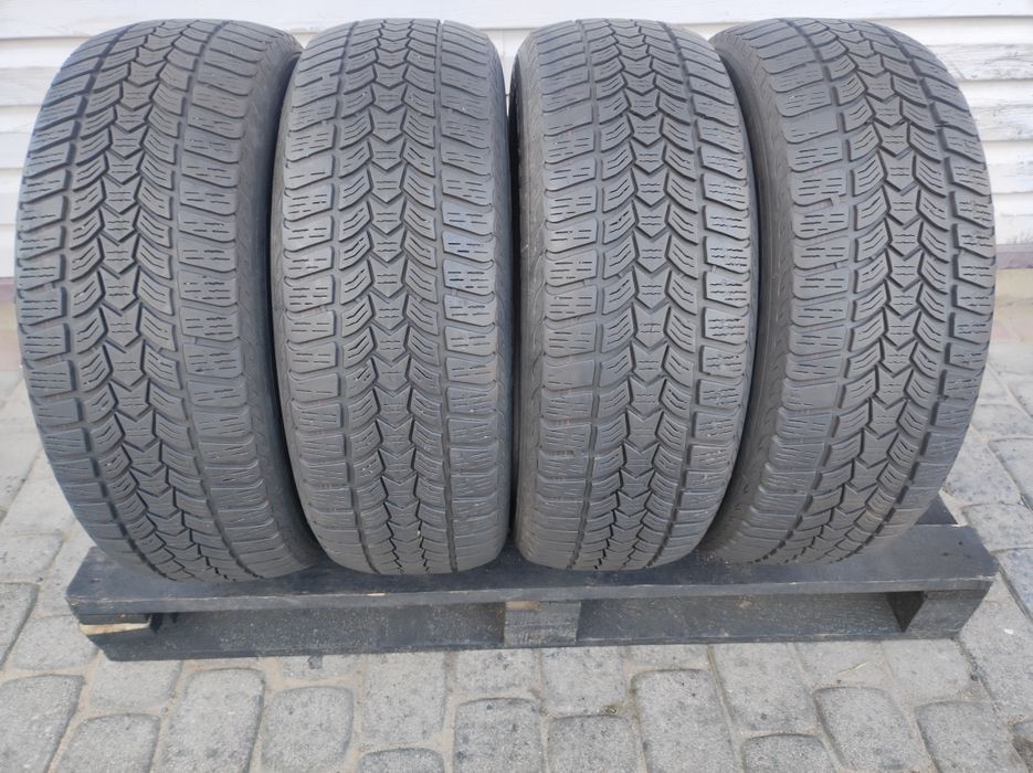 205.60.16 komplet opon zimowych Dębica Frigo HP 2
