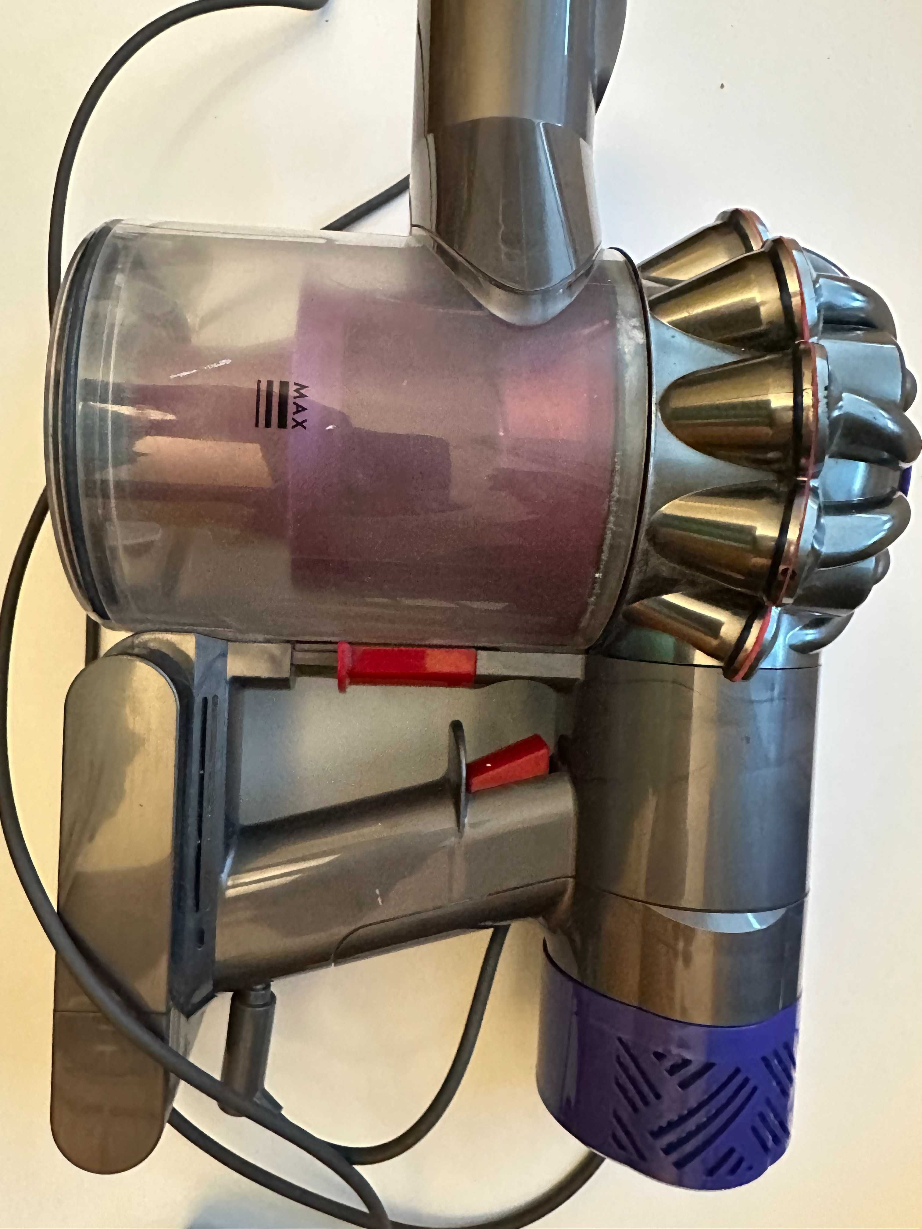uszkodzony Odkurzacz ręczny Dyson V6 Absolute ładowarka wer. angielska