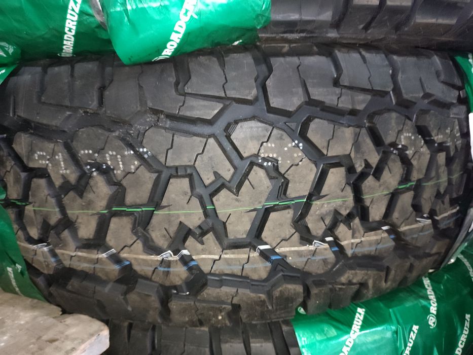 Грязьові шини Roadcruza P265/70 R16 RA1100 AT 111T