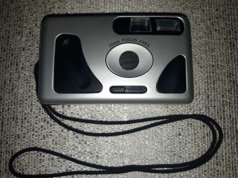 Продається вінтажний фотоапарат 35мм Point&shoot