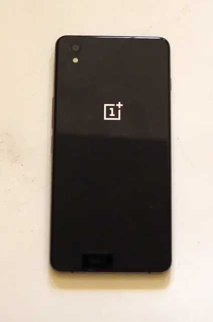 Smartfon Oneplus X E1003 3/16 GB Czarny z ładowarką