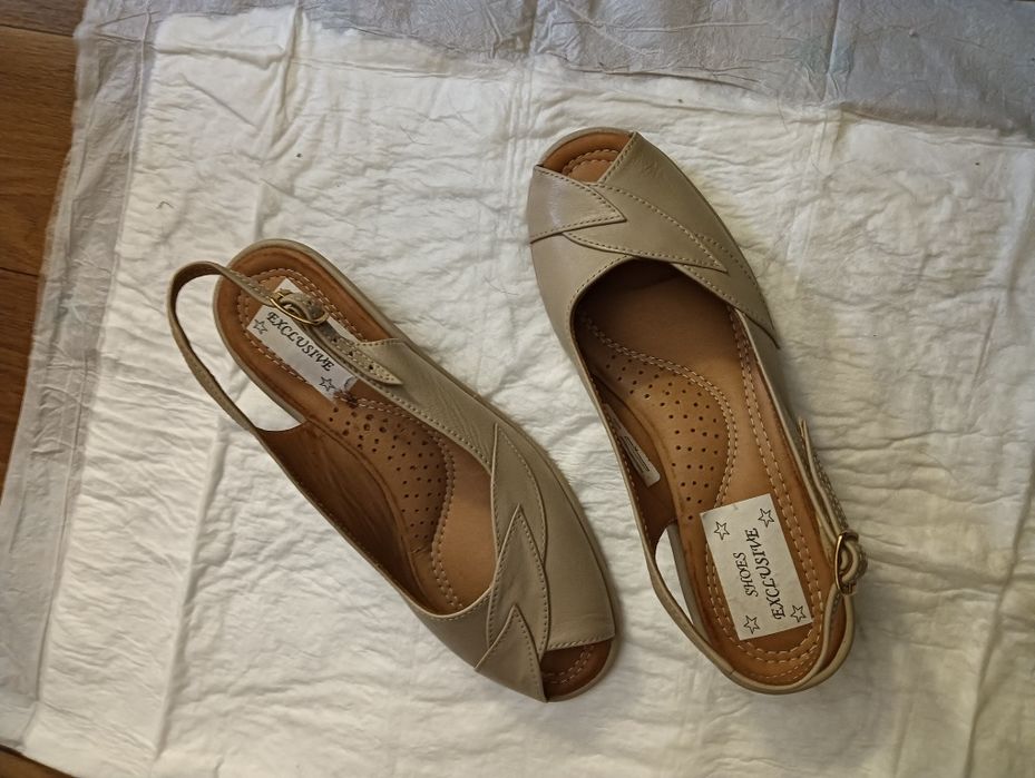 Vendo sapatos de senhora