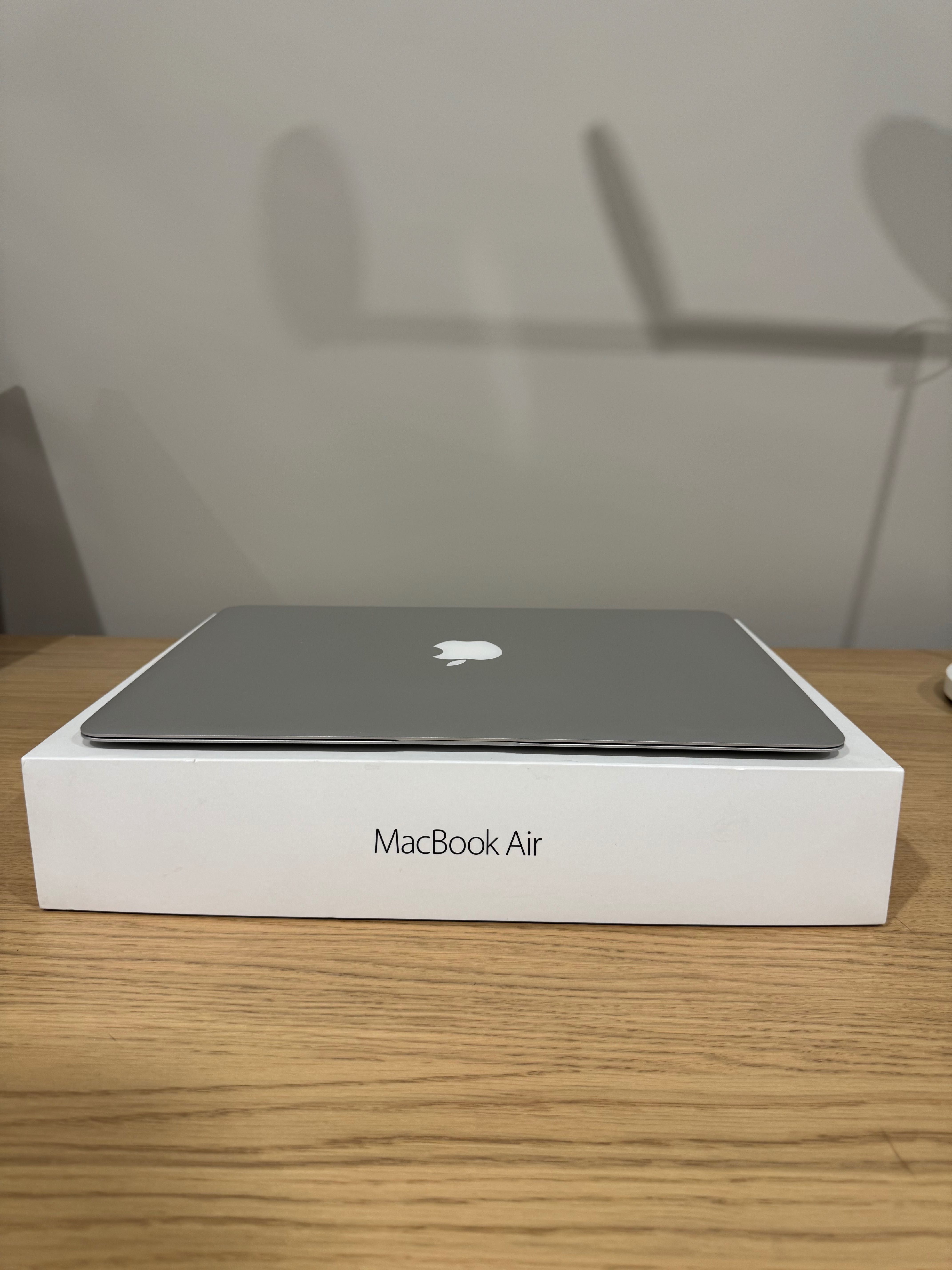 MacBook Air (13, 2017)