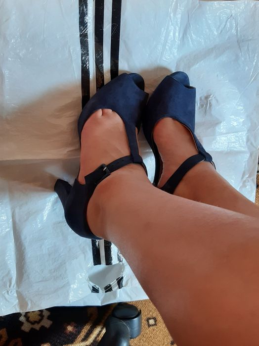 Босоножки женские